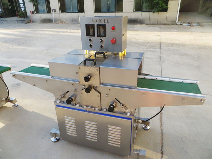 Meat cutting machinery for meat strips