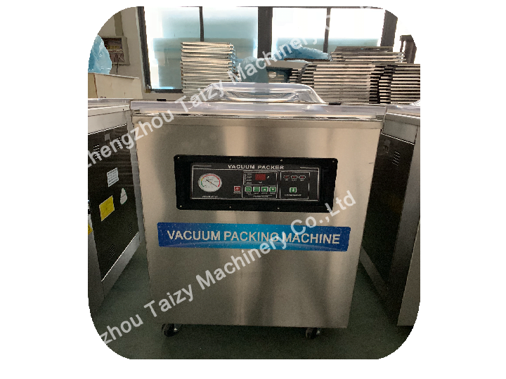 Vacuum packaging machine